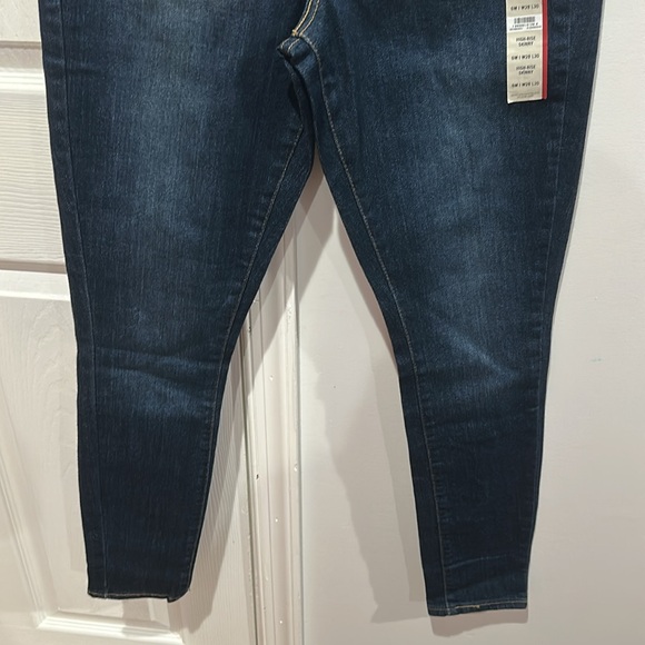 Levi Strauss Signature Women's High Rise Skinny Jeans 6M - Picture 9 of 15